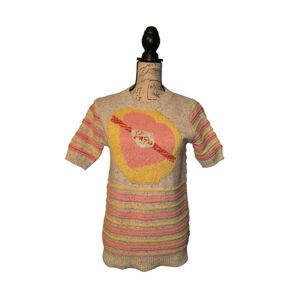 Brand Unknown Likely a Medium Heart Shortsleeved Sweater NWOT